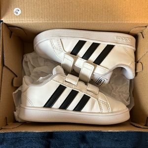 Adidas grand court 1